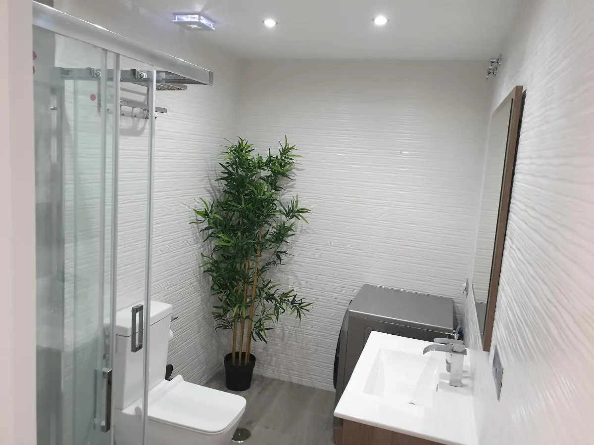 شقة فوينخيرولا  في Apartamento Beach First Line إسبانيا